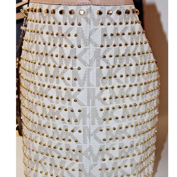 Michael Kors Monogram Signature Vanilla Studded Large Travel Tote - Picture 6 of 8